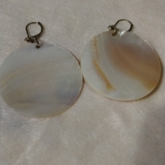 Shell and flowers pierced earrings NWT (sku 283) - Picture 2 of 4